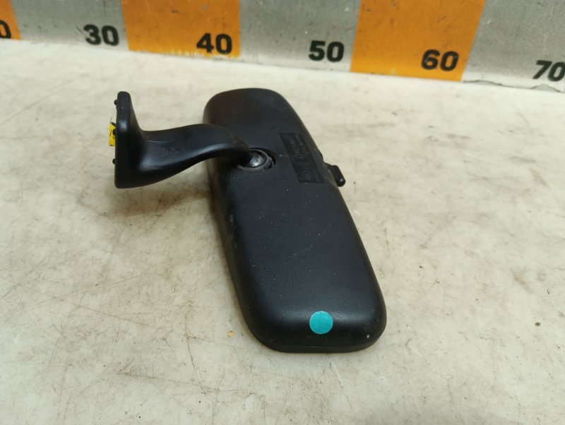 Зеркало заднего вида