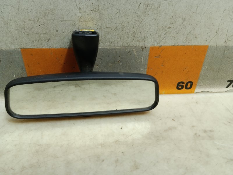 Зеркало заднего вида