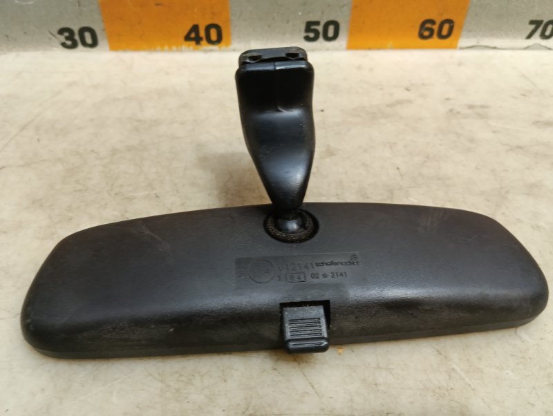 Зеркало заднего вида