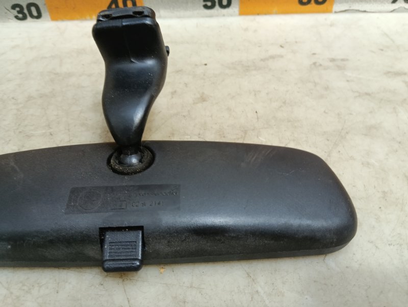 Зеркало заднего вида