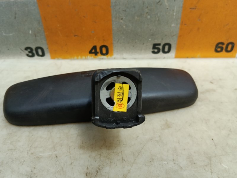 Зеркало заднего вида