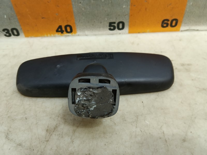 Зеркало заднего вида