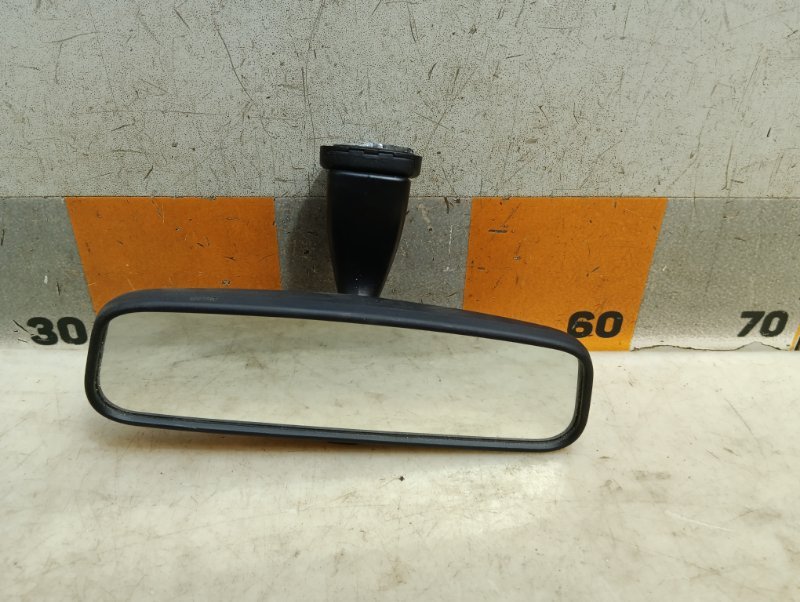 Зеркало заднего вида