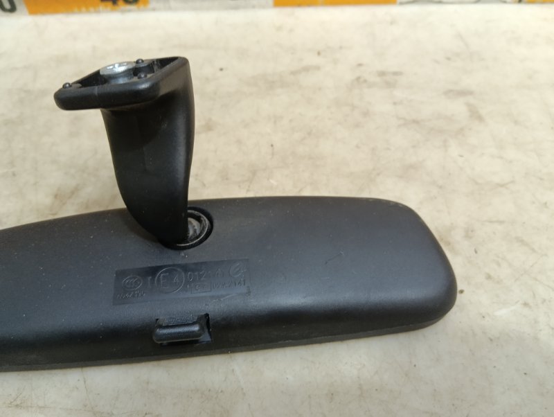 Зеркало заднего вида