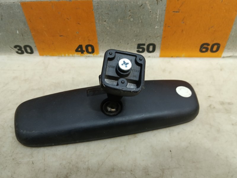 Зеркало заднего вида