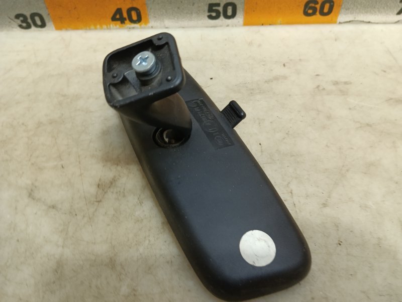 Зеркало заднего вида