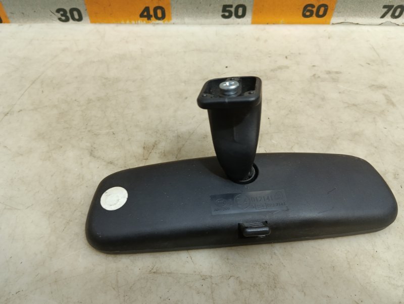 Зеркало заднего вида