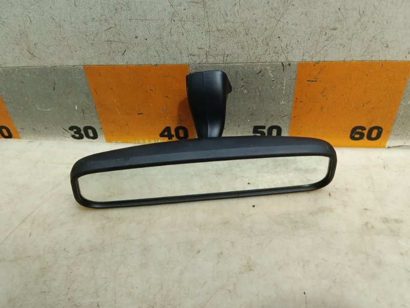 Зеркало заднего вида