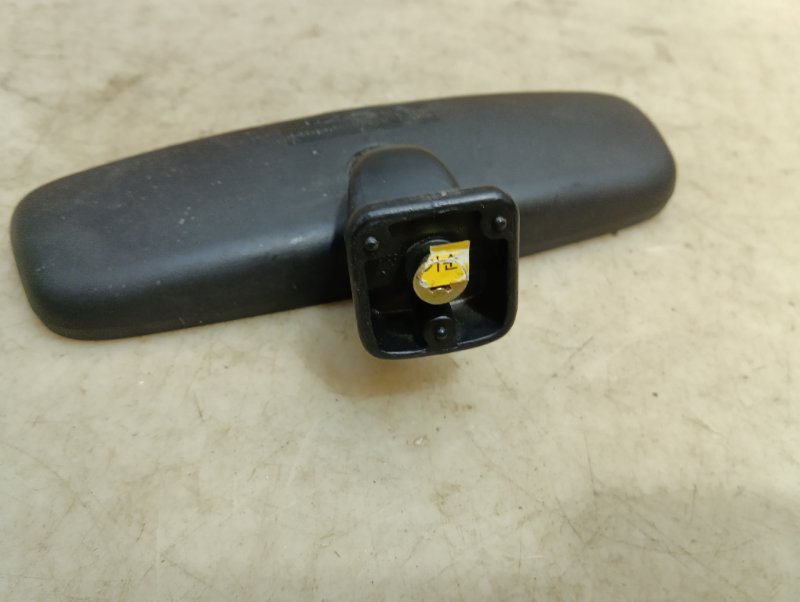Зеркало заднего вида