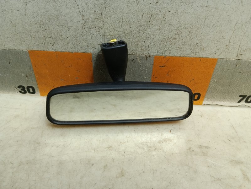 Зеркало заднего вида