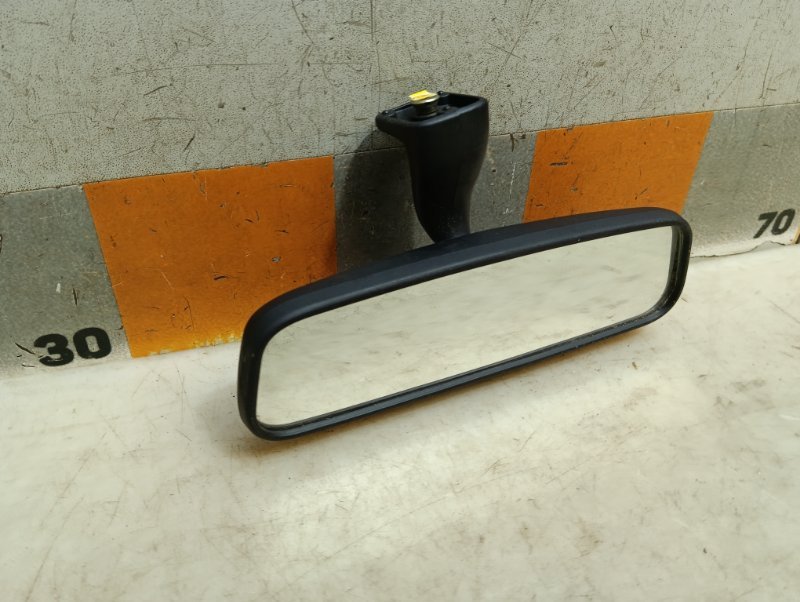 Зеркало заднего вида