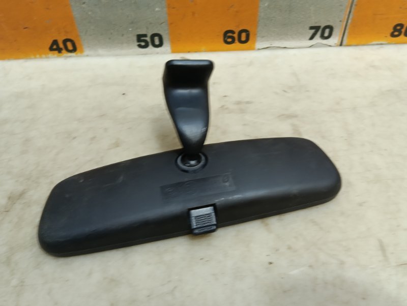 Зеркало заднего вида