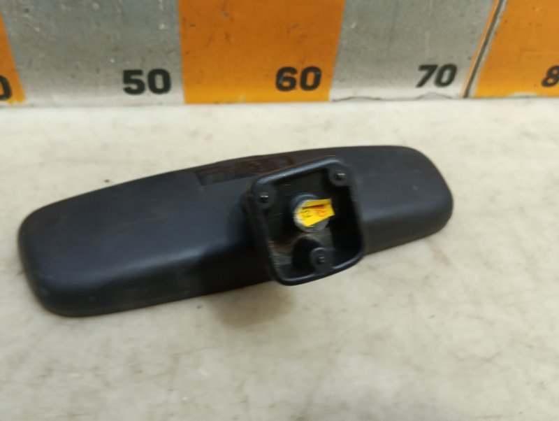 Зеркало заднего вида