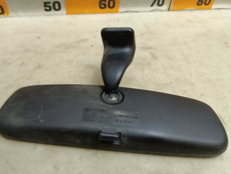 Зеркало заднего вида