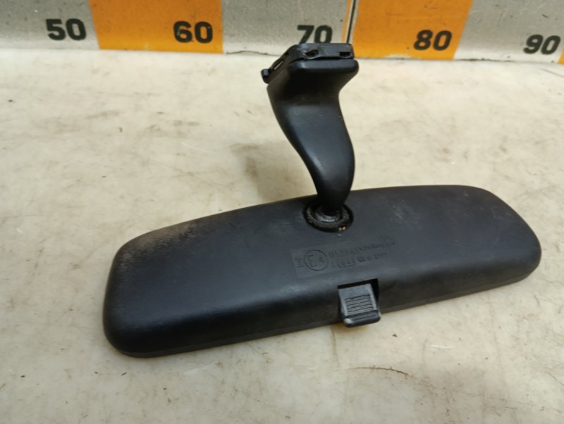 Зеркало заднего вида