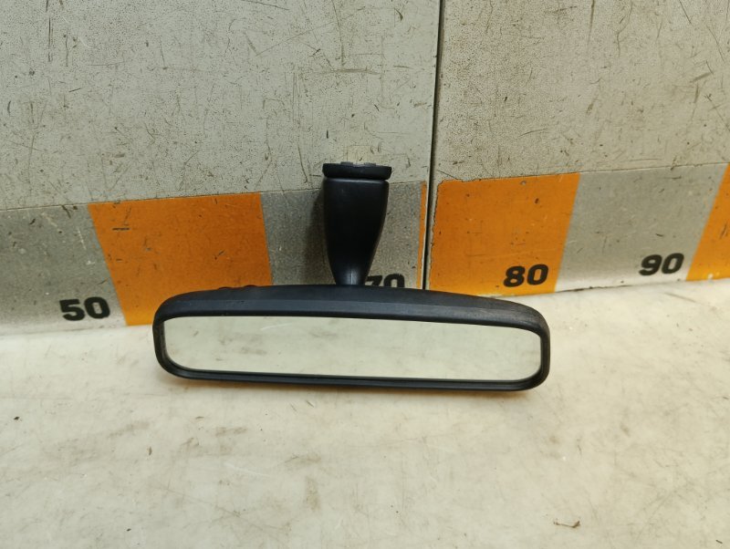 Зеркало заднего вида