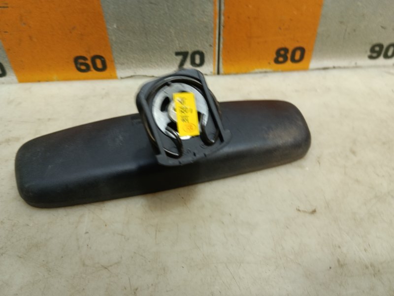 Зеркало заднего вида