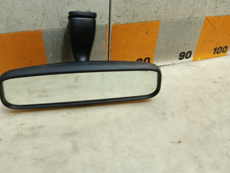 Зеркало заднего вида