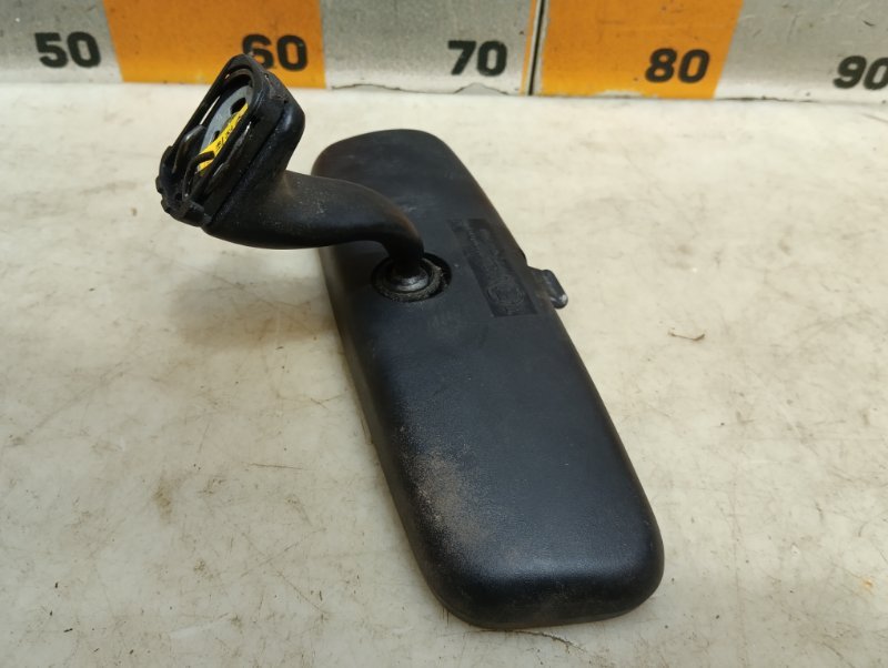 Зеркало заднего вида