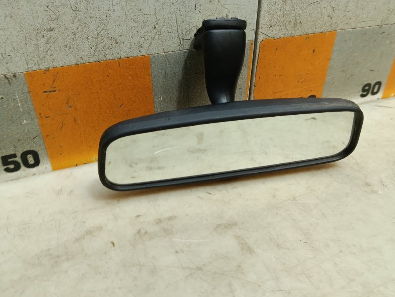 Зеркало заднего вида