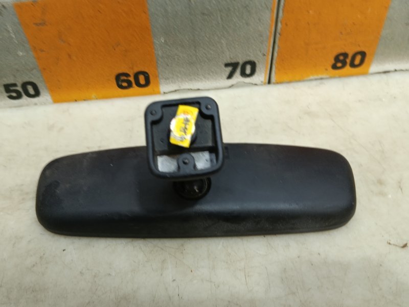 Зеркало заднего вида