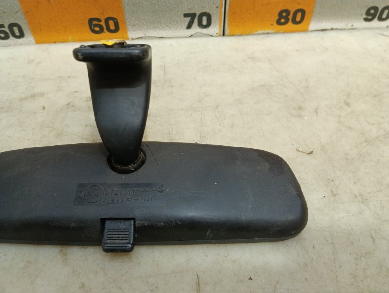 Зеркало заднего вида