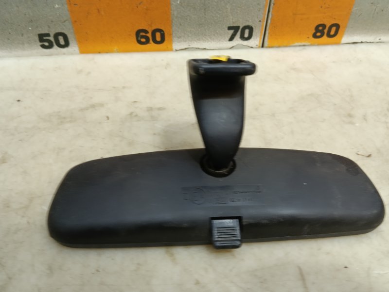 Зеркало заднего вида