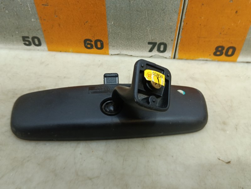 Зеркало заднего вида