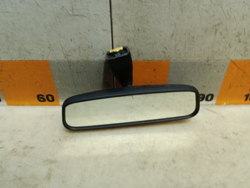 Зеркало заднего вида
