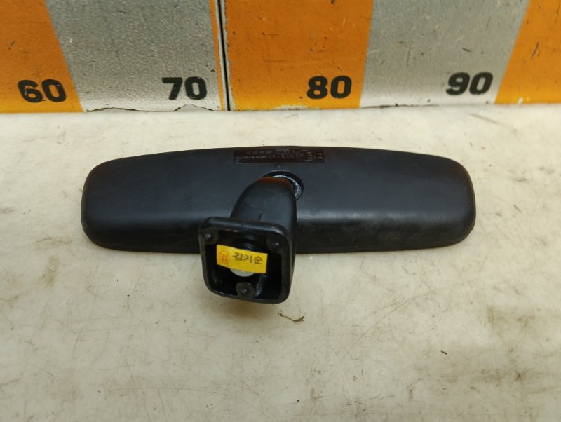 Зеркало заднего вида