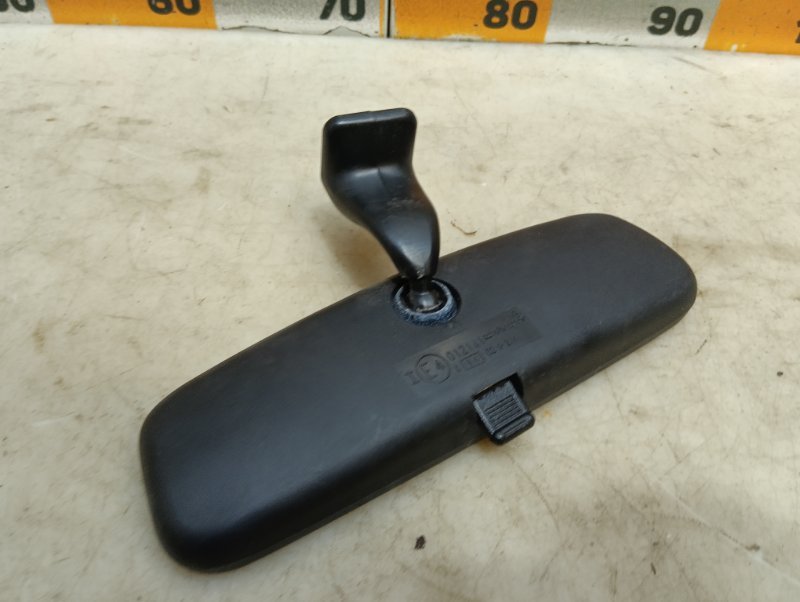 Зеркало заднего вида