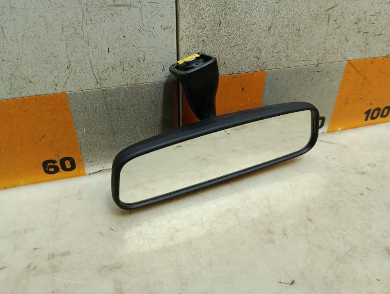 Зеркало заднего вида