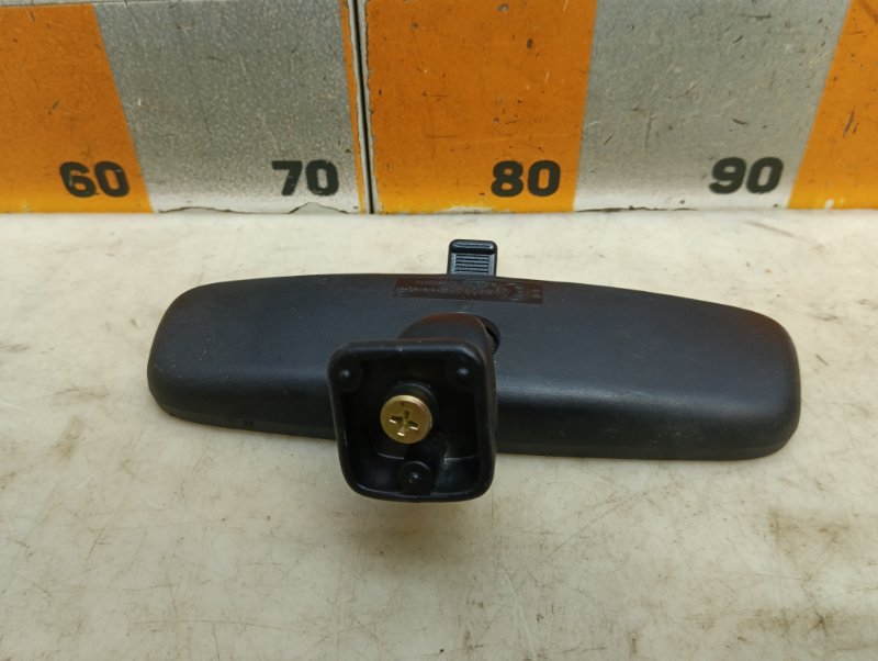 Зеркало заднего вида