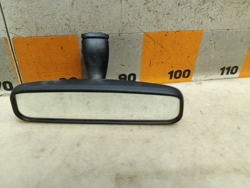 Зеркало заднего вида