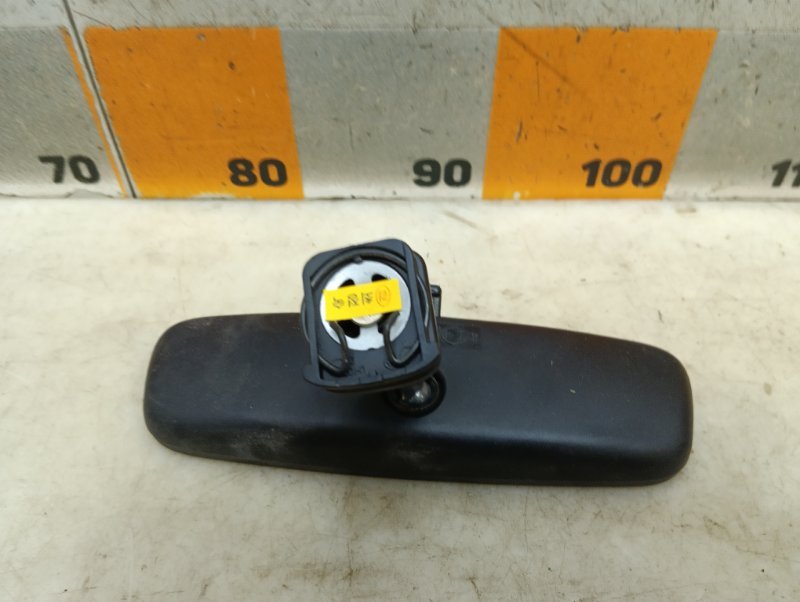 Зеркало заднего вида