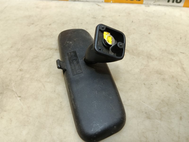 Зеркало заднего вида