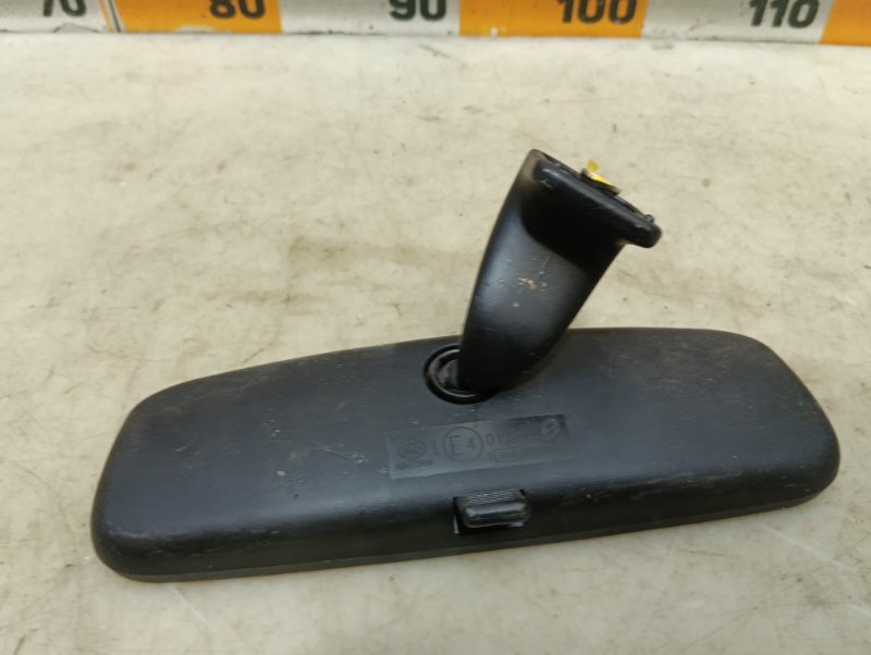 Зеркало заднего вида