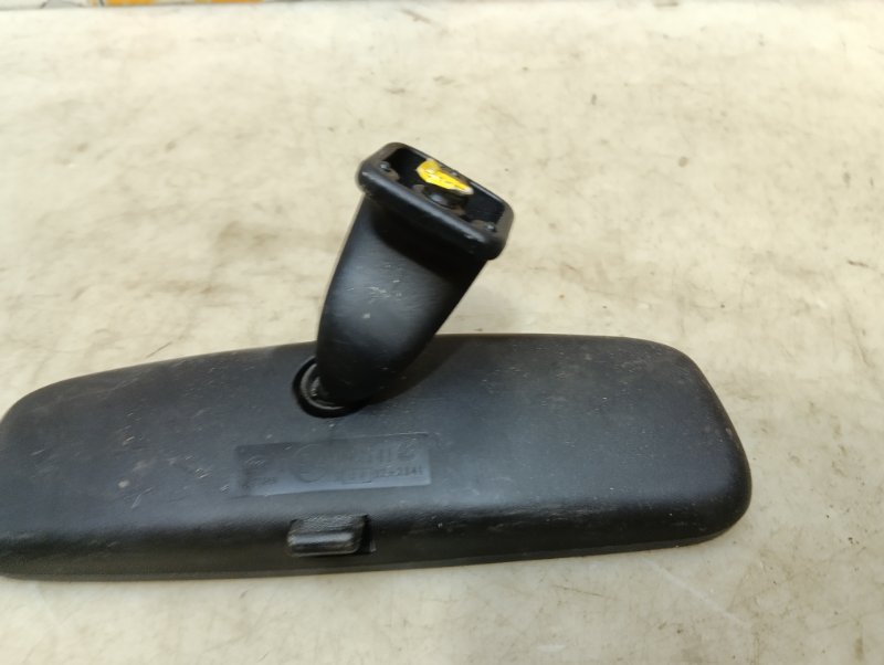 Зеркало заднего вида