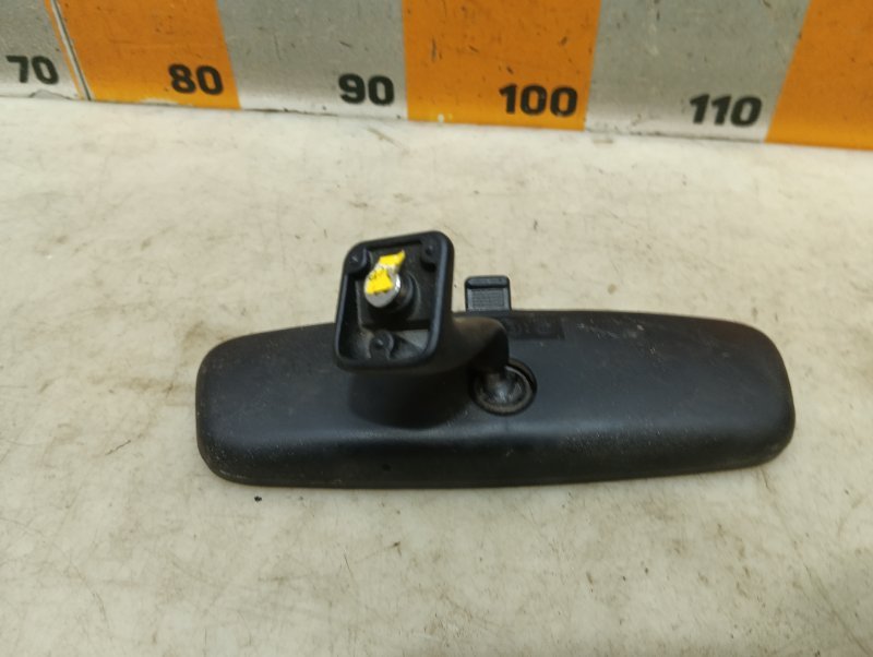 Зеркало заднего вида