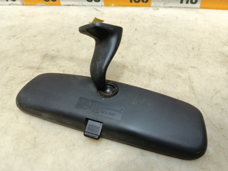 Зеркало заднего вида