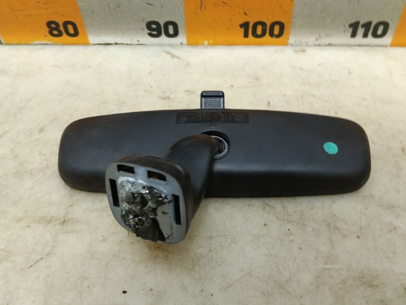 Зеркало заднего вида