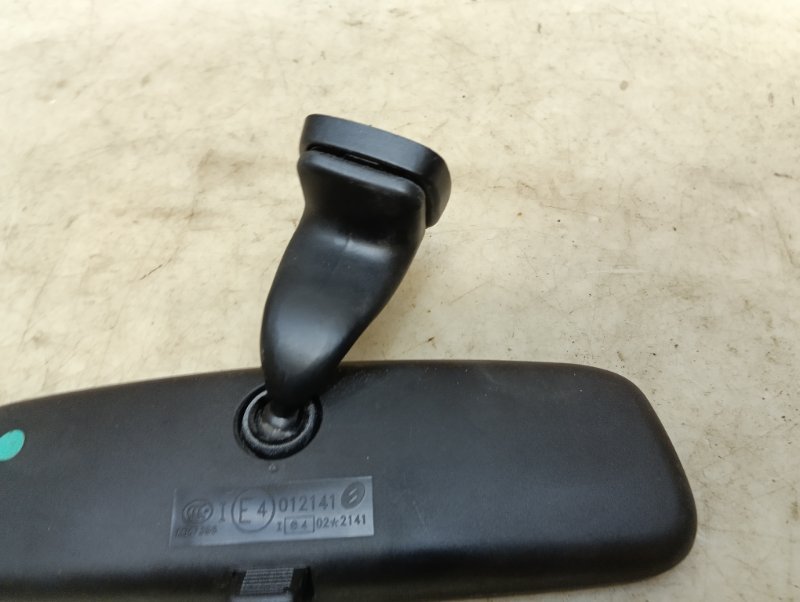 Зеркало заднего вида