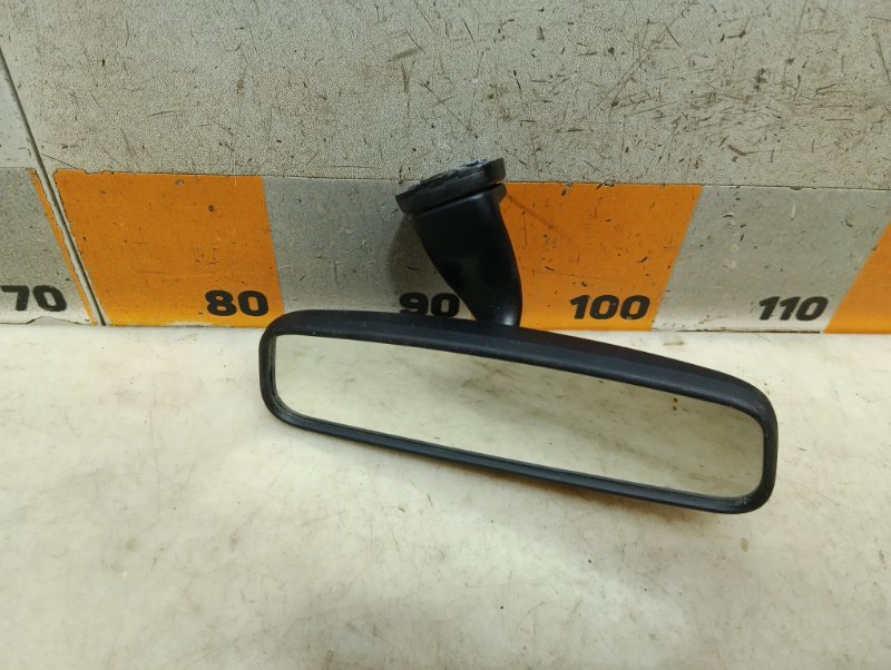 Зеркало заднего вида