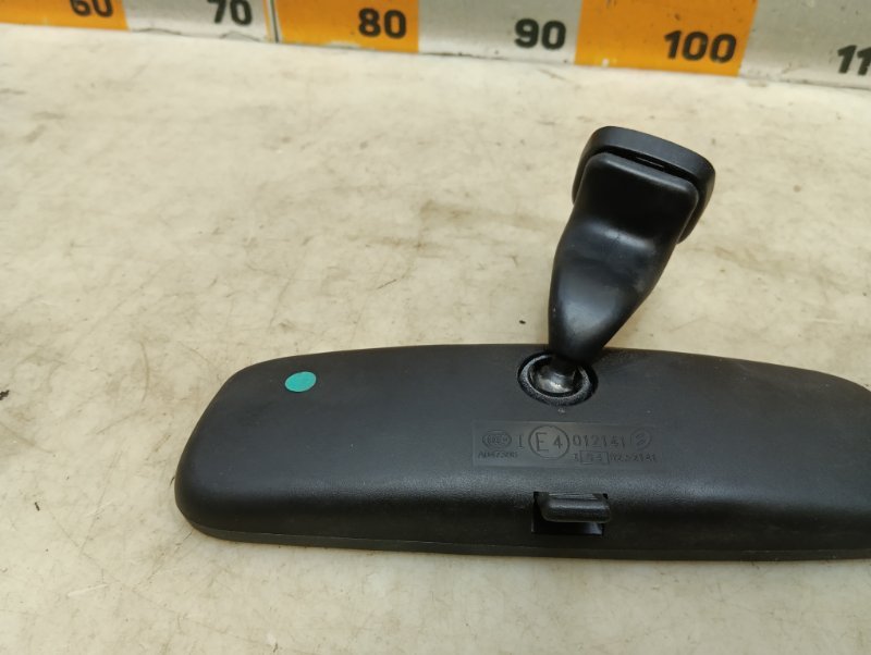 Зеркало заднего вида