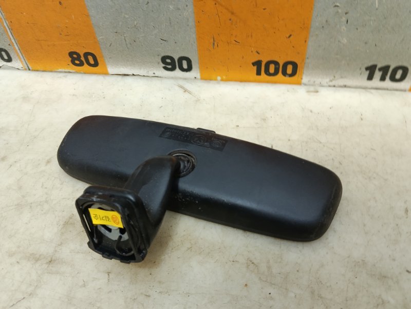 Зеркало заднего вида