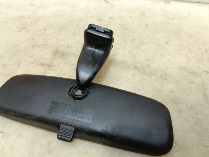 Зеркало заднего вида