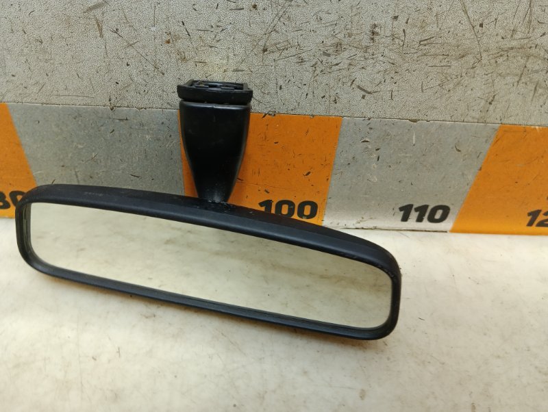 Зеркало заднего вида