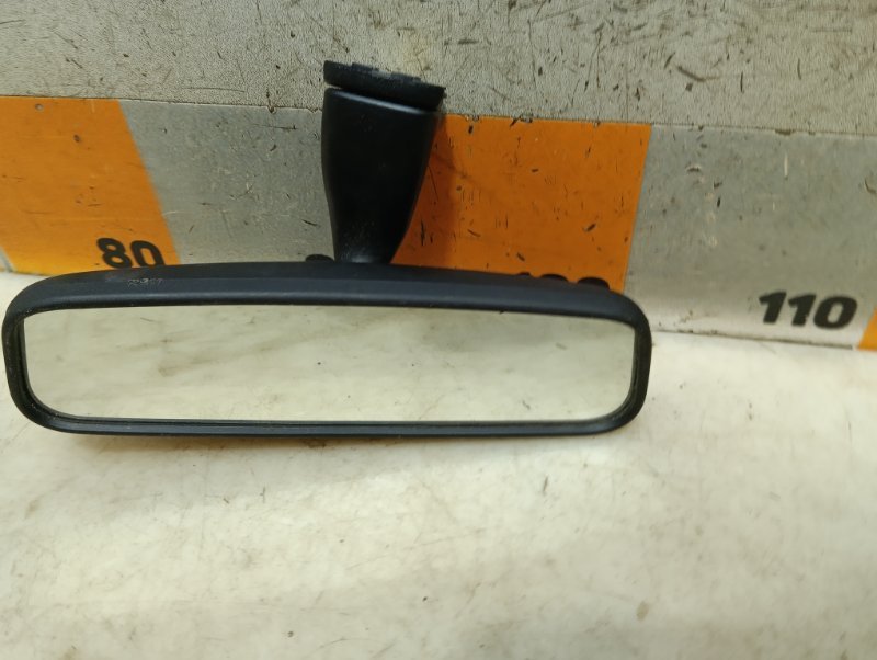 Зеркало заднего вида