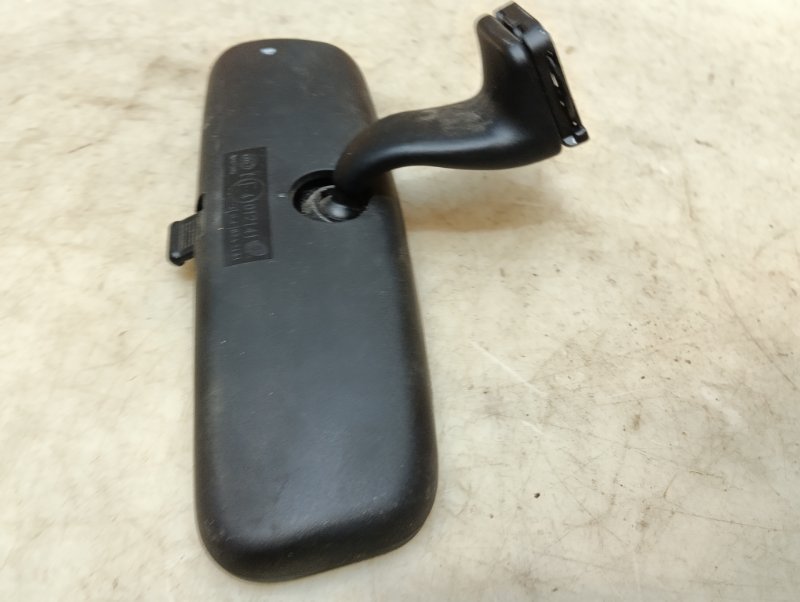 Зеркало заднего вида