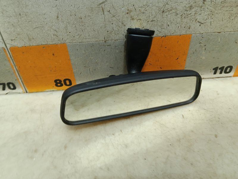 Зеркало заднего вида